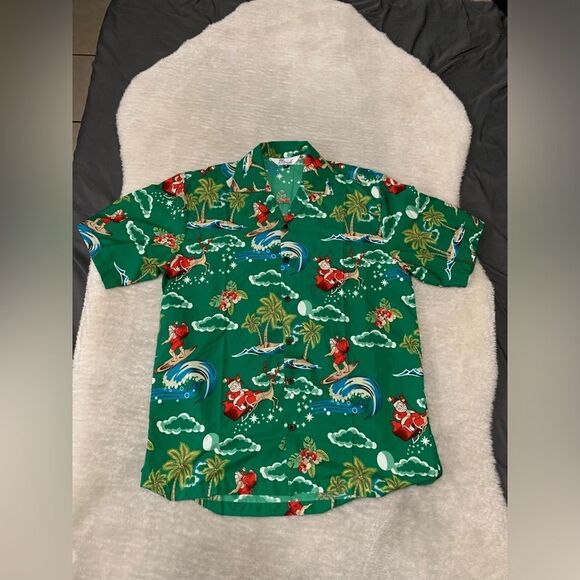 Alvish Mens Green Christmas Hawaiian Surfing Santa Button Down Shirt Size Medium - Picture 1 of 6